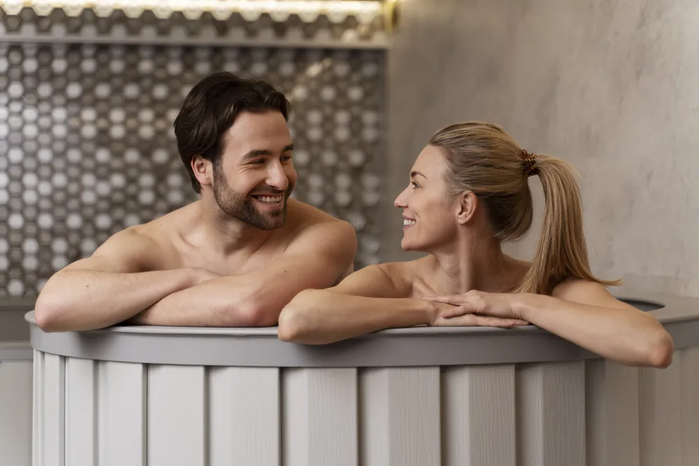 couple proche dans un spa